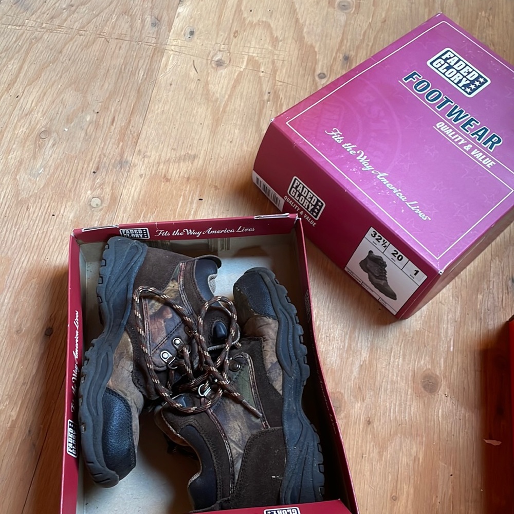 Boys hiking boots